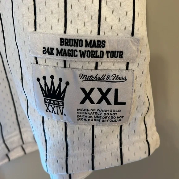 Like new! Official Bruno Mars Jersey XXL - Picture 2 of 5